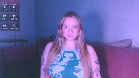 Snapshot of burn_lissa chatting on 11.01.25 Lissa online show from 11.01.25