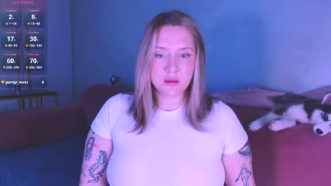 Snapshot of burn_lissa chatting on 11.23.25 Lissa online show from 11.23.25