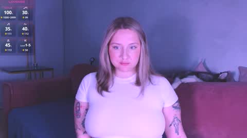 Snapshot of burn_lissa chatting on 11.27.25 Lissa online show from 11.27.25