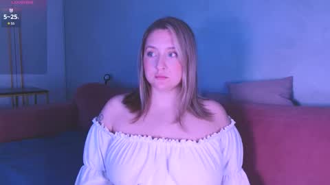 Snapshot of burn_lissa chatting on 11.30.25 Lissa online show from 11.30.25