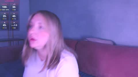 Snapshot of burn_lissa chatting on 12.01.25 Lissa online show from 12.01.25