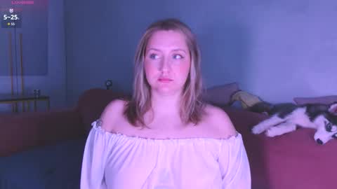 Snapshot of burn_lissa chatting on 12.05.25 Lissa online show from 12.05.25