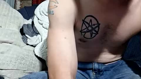 Snapshot of buster18hymen chatting on 09.14.25 Buster18Hymen online show from 09.14.25