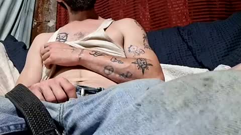 Snapshot of buster18hymen chatting on 09.16.25 Buster18Hymen online show from 09.16.25