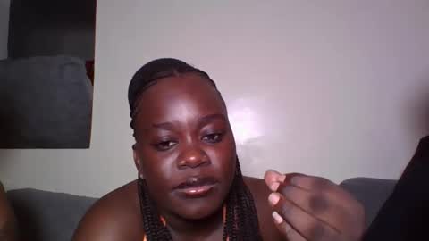 Snapshot of busty_mellons chatting on 10.04.25 busty_mellons online show from 10.04.25