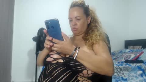 Snapshot of bustyamanda_ chatting on 02.21.25 Amanda online show from 02.21.25