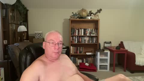 bustyballs100 online show from 10.07.25