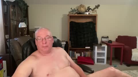 bustyballs100 online show from 10.28.25