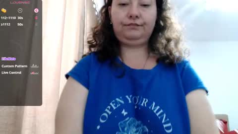 Snapshot of bustyemma chatting on 06.18.26 Emma online show from 06.18.26