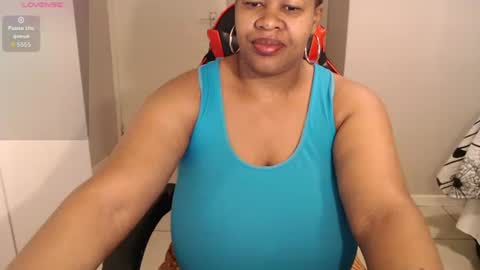 Snapshot of bustylisa85 chatting on 09.22.25 lisa online show from 09.22.25