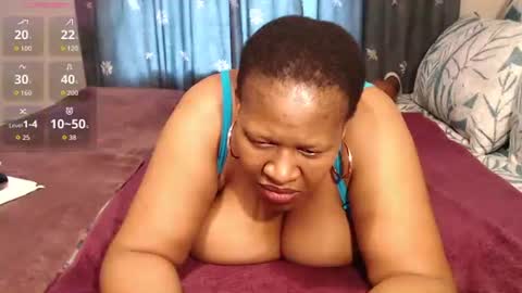 Snapshot of bustylisa85 chatting on 10.25.25 lisa online show from 10.25.25