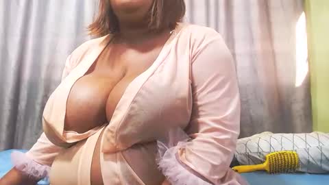 bustymaturestepmum online show from 06.01.26