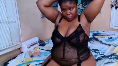 BUSTYQUEENB online show from 03.18.26