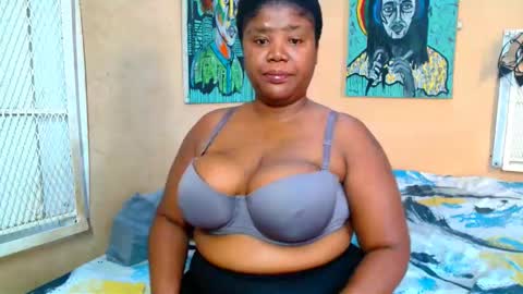 BUSTYQUEENB online show from 03.19.26