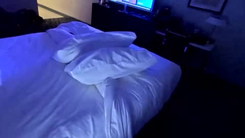 busy40somethingcpl online show from 11.01.25