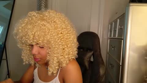 butterfly booty online show from 12.21.25