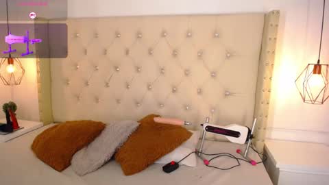 bycandy_ online show from 11.14.25