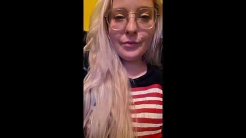 Momuknow online show from 06.10.26