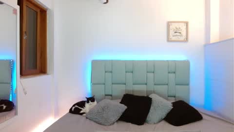 Cailyn Independent model online show from 11.14.25