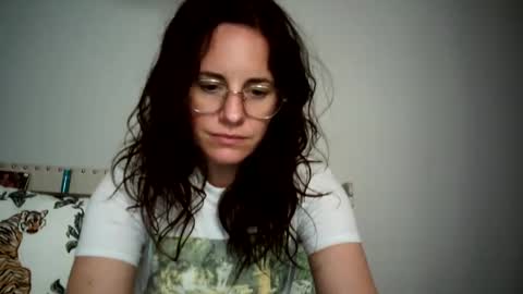 Caitie Citrine online show from 12.26.24