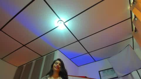 caitlingomez0 online show from 11.13.25