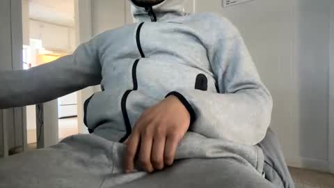 Snapshot of cakezoverfakez chatting on 03.11.25 longjohns online show from 03.11.25