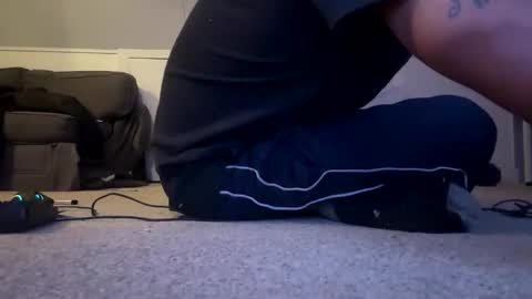 Snapshot of cakezoverfakez chatting on 11.14.25 longjohns online show from 11.14.25