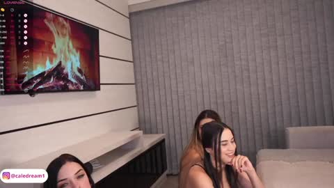 Snapshot of calehot98 chatting on 11.10.25 https online show from 11.10.25