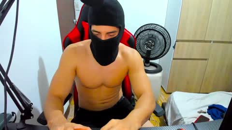 Snapshot of calihotcaliente27 chatting on 12.08.24 calihotcaliente27 online show from 12.08.24