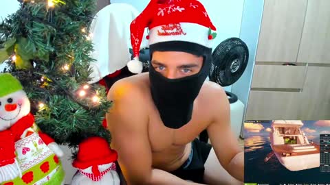 Snapshot of calihotcaliente27 chatting on 12.31.24 calihotcaliente27 online show from 12.31.24