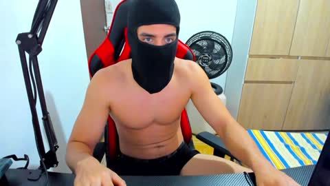 Snapshot of calihotcaliente27 chatting on 01.10.25 calihotcaliente27 online show from 01.10.25