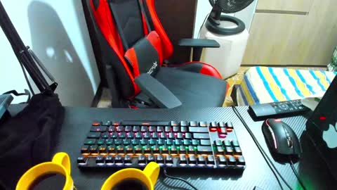 Snapshot of calihotcaliente27 chatting on 01.14.25 calihotcaliente27 online show from 01.14.25