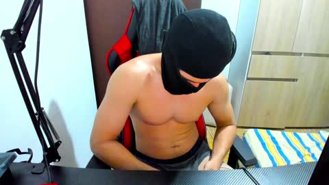 Snapshot of calihotcaliente27 chatting on 01.17.25 calihotcaliente27 online show from 01.17.25