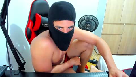 Snapshot of calihotcaliente27 chatting on 01.21.25 calihotcaliente27 online show from 01.21.25