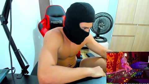 Snapshot of calihotcaliente27 chatting on 01.29.25 calihotcaliente27 online show from 01.29.25