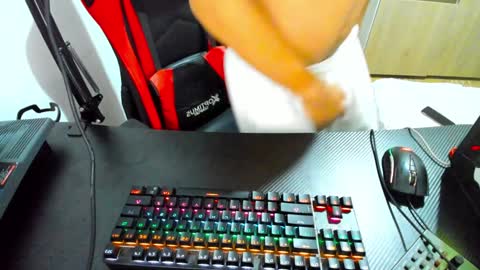 Snapshot of calihotcaliente27 chatting on 02.06.25 calihotcaliente27 online show from 02.06.25