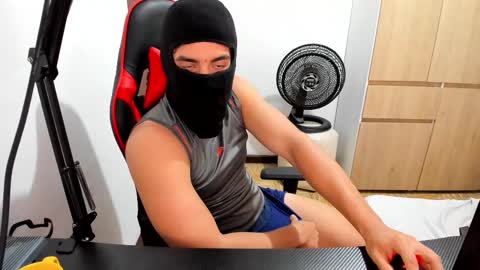 Snapshot of calihotcaliente27 chatting on 02.19.25 calihotcaliente27 online show from 02.19.25