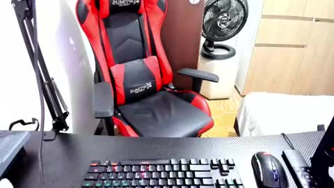 Snapshot of calihotcaliente27 chatting on 03.03.25 calihotcaliente27 online show from 03.03.25