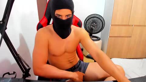 Snapshot of calihotcaliente27 chatting on 03.11.25 calihotcaliente27 online show from 03.11.25