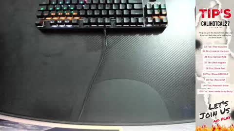 Snapshot of calihotcaliente27 chatting on 09.10.25 calihotcaliente27 online show from 09.10.25