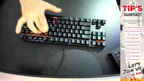 Snapshot of calihotcaliente27 chatting on 09.23.25 calihotcaliente27 online show from 09.23.25