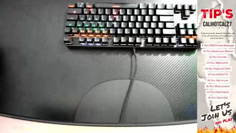 Snapshot of calihotcaliente27 chatting on 09.30.25 calihotcaliente27 online show from 09.30.25