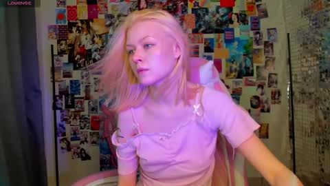 Robin online show from 10.27.25