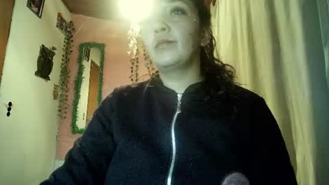 Snapshot of callme_lolas chatting on 06.18.26 paula online show from 06.18.26