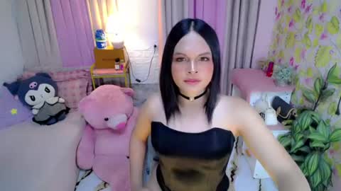 Snapshot of callme_mia chatting on 07.12.26 Mia online show from 07.12.26