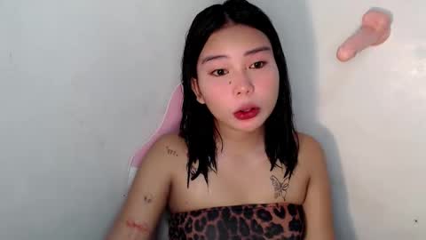 Snapshot of callme_remaxxx7 chatting on 11.13.25 Rema online show from 11.13.25