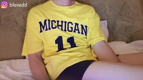 Snapshot of callmenineoneseven chatting on 09.08.25 Nick online show from 09.08.25