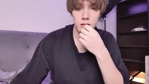 Snapshot of callmenineoneseven chatting on 10.19.25 Nick online show from 10.19.25