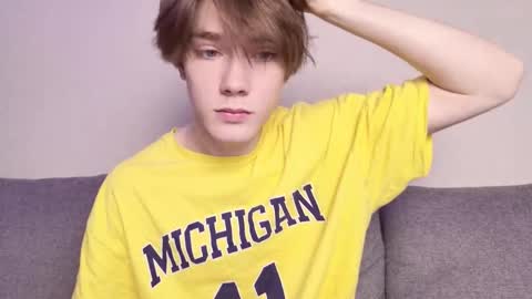 Snapshot of callmenineoneseven chatting on 11.03.25 Nick online show from 11.03.25