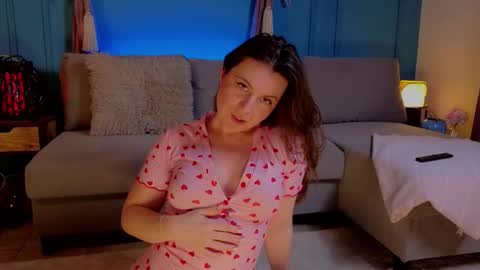 Snapshot of calmehazel chatting on 11.30.25 Xandra online show from 11.30.25